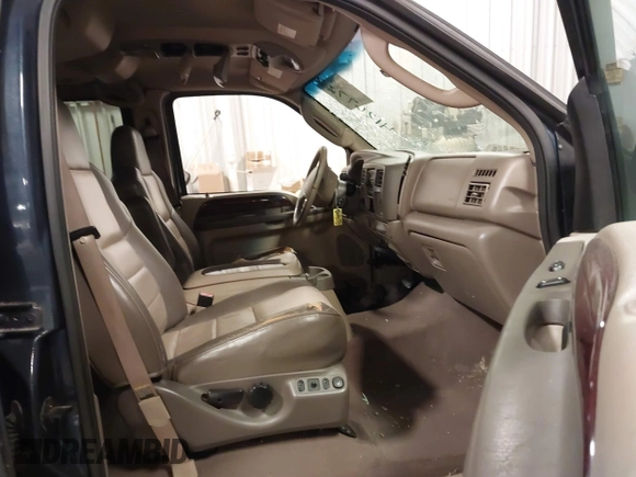 2004 Ford Excursion Eddie Bauer с VIN 1FMSU45P54EC74728, выставлен на аукционе IAAI как лот 41269722 с пробегом 372 635 миль миль и . История ставок и продаж доступна на DreamBid. Изображение 5.