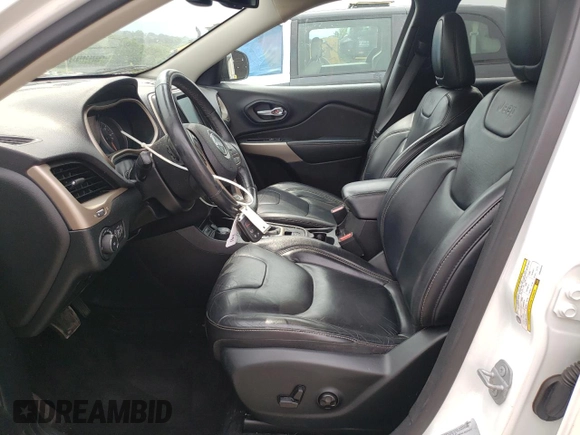2017 Jeep Cherokee Limited z VIN 1C4PJMDS3HW625449, wystawiony jako Copart lot #61153335 z przebiegiem 128 331 mil mil oraz Szkoda całkowita • Salvage title. Historia ofert i sprzedaży dostępna na DreamBid. Obrazek 7.