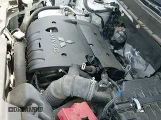 2021 Mitsubishi Outlander ES z VIN JA4ARUAUXMU019523, wystawiony jako IAAI lot #42336090 z przebiegiem 62 633 mil mil oraz . Historia ofert i sprzedaży dostępna na DreamBid. Obrazek 19.