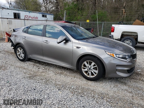 2016 Kia Optima LX z VIN 5XXGT4L34GG098901, wystawiony jako Copart lot #54388685 z przebiegiem 136 223 mil mil oraz Szkoda całkowita • Salvage title. Historia ofert i sprzedaży dostępna na DreamBid. Obrazek 4.