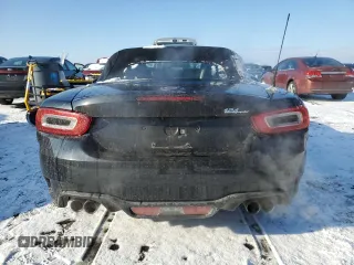 2017 FIAT 124 Spider Elaborazione Abarth z VIN JC1NFAEK2H0123795, wystawiony jako Copart lot #89278685 z przebiegiem 51 179 mil mil oraz Szkoda całkowita • Salvage title. Historia ofert i sprzedaży dostępna na DreamBid. Obrazek 6.