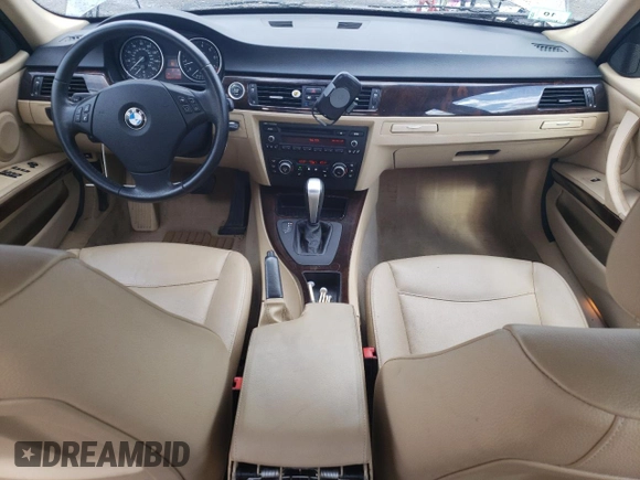 2011 BMW 3 Series 328i z VIN WBAPH7C52BE677190, wystawiony jako Copart lot #55494325 z przebiegiem 89 217 mil mil oraz Szkoda całkowita • Salvage title. Historia ofert i sprzedaży dostępna na DreamBid. Obrazek 8.