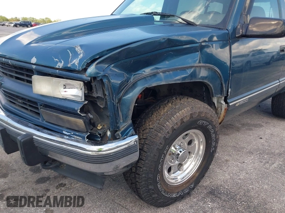 1994 Chevrolet Blazer z VIN 1GNEK18K8RJ373474, wystawiony jako IAAI lot #42028134 z przebiegiem 237 765 mil mil oraz . Historia ofert i sprzedaży dostępna na DreamBid. Obrazek 6.