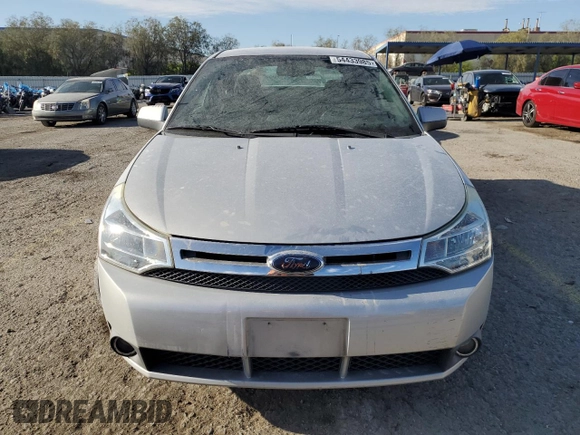 2008 Ford Focus SE z VIN 1FAHP33N38W217516, wystawiony jako Copart lot #54433985 z przebiegiem 139 503 mil mil oraz Szkoda całkowita • Salvage title. Historia ofert i sprzedaży dostępna na DreamBid. Obrazek 5.