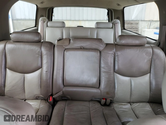 2004 Chevrolet Suburban Z71 with VIN 3GNFK16Z34G208897, listed as a Copart auction lot 72080464 with 261,882 mi miles and Non Repairable. Bid and sale history available at carsss.com. Image 10.