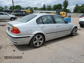 1999 BMW 3 Series 328i with VIN WBAAM5337XFR09689, listed as a Copart auction lot 65123834 with 200,062 mi miles and Clean Title. Bid and sale history available at carsss.com. Image 3.