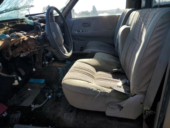 1993 Toyota T100 z VIN JT4VD20C5P0005978, wystawiony jako Copart lot #80282574 z przebiegiem Nie podano mil oraz Szkoda całkowita • Salvage title. Historia ofert i sprzedaży dostępna na DreamBid. Obrazek 7.