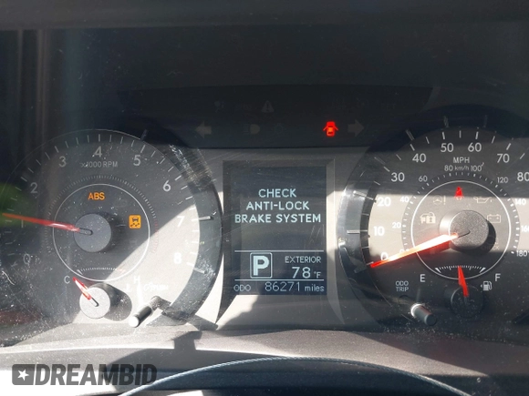 2017 Toyota Sienna LE Auto Access Seat with VIN 5TDKZ3DC4HS773762, listed as a IAAI auction lot 40350728 with 86,271 mi miles and . Bid and sale history available at DreamBid. Image 7.