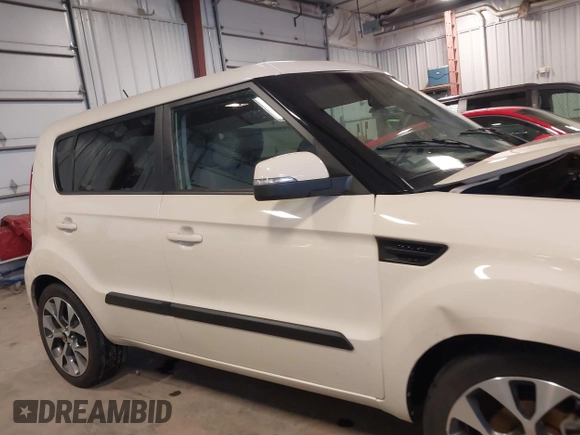 2013 Kia Soul ! with VIN KNDJT2A63D7499657, listed as a IAAI auction lot 41430292 with 120,102 mi miles. Bid and sale history available at carsss.com. Image 14.