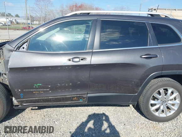 2016 Jeep Cherokee Limited with VIN 1C4PJMDB9GW321735, listed as a IAAI auction lot 41886999 with 62,604 mi miles. Bid and sale history available at carsss.com. Image 15.