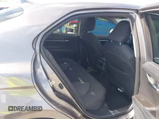 2023 Toyota Camry LE z VIN 4T1C11AK2PU080805, wystawiony jako IAAI lot #42165528 z przebiegiem 28 307 mil mil oraz . Historia ofert i sprzedaży dostępna na DreamBid. Obrazek 8.