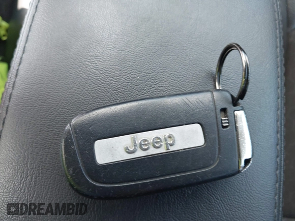 2021 Jeep Compass Latitude z VIN 3C4NJDBB8MT555358, wystawiony jako IAAI lot #42262036 z przebiegiem 67 917 mil mil oraz . Historia ofert i sprzedaży dostępna na DreamBid. Obrazek 11.