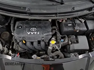 2008 Toyota Yaris z VIN JTDJT903985155364, wystawiony jako Copart lot #70302525 z przebiegiem 111 875 mil mil oraz Czysty tytuł • Clean title. Historia ofert i sprzedaży dostępna na DreamBid. Obrazek 14.