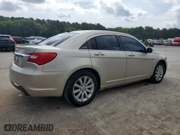 2014 Chrysler 200 Touring z VIN 1C3CCBBB6EN197723, wystawiony jako Copart lot #59495985 z przebiegiem 110 107 mil mil oraz Czysty tytuł • Clean title. Historia ofert i sprzedaży dostępna na DreamBid. Obrazek 3.