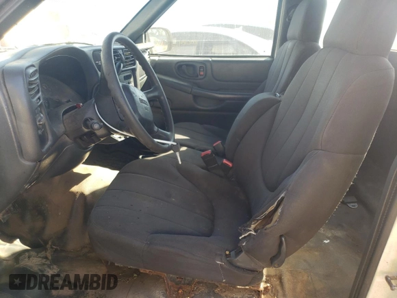 2003 GMC Sonoma SLS z VIN 1GTDT19X338197296, wystawiony jako Copart lot #69642934 z przebiegiem 160 155 mil mil oraz Szkoda całkowita • Salvage title. Historia ofert i sprzedaży dostępna na DreamBid. Obrazek 7.