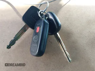 2006 Toyota Camry LE z VIN 4T1BF32K06U625986, wystawiony jako IAAI lot #42087979 z przebiegiem 202 550 mil mil oraz . Historia ofert i sprzedaży dostępna na DreamBid. Obrazek 11.