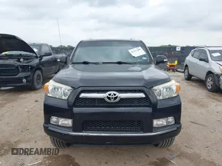 2012 Toyota 4Runner SR5 z VIN JTEZU5JR1C5044324, wystawiony jako IAAI lot #42137404 z przebiegiem 252 363 mil mil oraz . Historia ofert i sprzedaży dostępna na DreamBid. Obrazek 12.