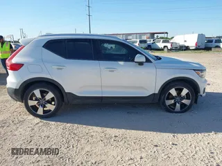 2021 Volvo XC40 Momentum with VIN YV4162UK5M2423299, listed as a IAAI auction lot 41940996 with 50,304 mi miles and . Bid and sale history available at DreamBid. Image 12.