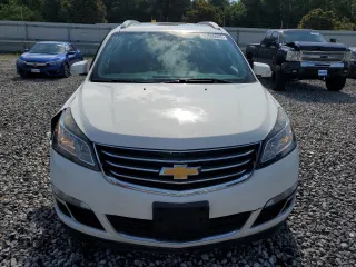 2015 Chevrolet Traverse LT z VIN 1GNKVHKD9FJ271982, wystawiony jako Copart lot #62555525 z przebiegiem 155 887 mil mil oraz Szkoda całkowita • Salvage title. Historia ofert i sprzedaży dostępna na DreamBid. Obrazek 5.