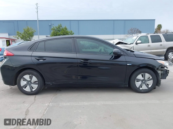 2020 Hyundai Ioniq Blue z VIN KMHC65LC4LU231135, wystawiony jako IAAI lot #41714175 z przebiegiem 199 634 mil mil oraz . Historia ofert i sprzedaży dostępna na DreamBid. Obrazek 14.