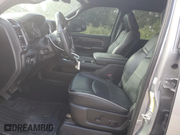2022 Ram 2500 Limited z VIN 3C6UR5SL8NG433863, wystawiony jako Copart lot #76422054 z przebiegiem Nie podano mil oraz Nie do naprawy • Non repairable. Historia ofert i sprzedaży dostępna na DreamBid. Obrazek 7.