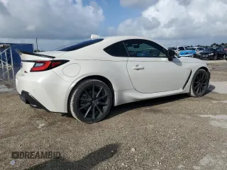 2023 Toyota 86 Premium z VIN JF1ZNBF13P8764107, wystawiony jako Copart lot #60854725 z przebiegiem 4 990 mil mil oraz Czysty tytuł • Clean title. Historia ofert i sprzedaży dostępna na DreamBid. Obrazek 3.