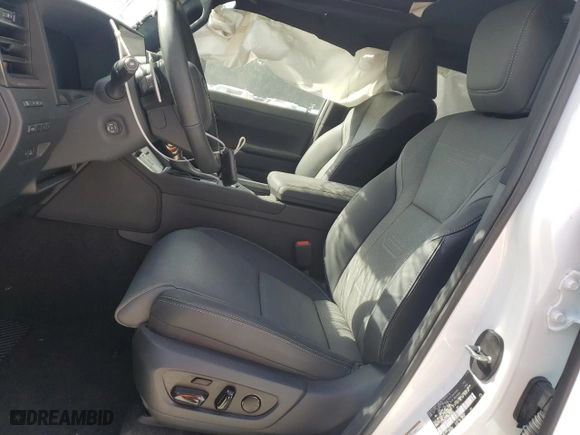 2024 Lexus GX with VIN JTJVBCDX5R5016684, listed as a Copart auction lot 80419664 with 2,352 mi miles and Non Repairable. Bid and sale history available at carsss.com. Image 7.