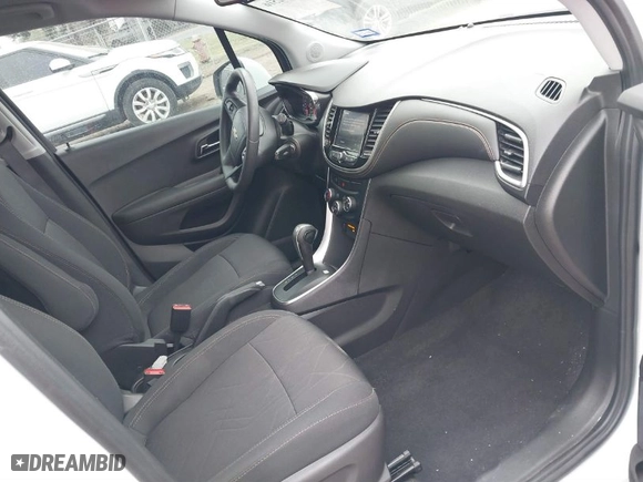 2020 Chevrolet Trax LT with VIN 3GNCJLSB9LL338988, listed as a IAAI auction lot 41592516 with 40,422 mi miles. Bid and sale history available at carsss.com. Image 5.