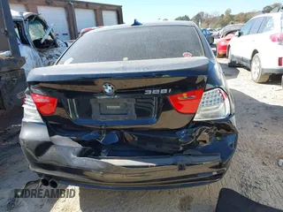 2011 BMW 3 Series 328i xDrive with VIN WBAPK5G53BNN25368, listed as a IAAI auction lot 40674658 with 193,207 mi miles and . Bid and sale history available at carsss.com. Image 16.