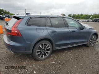 2022 Volvo V60 with VIN YV4102WK5N2093177, listed as a Copart auction lot 57644385 with 66,550 mi miles and Salvage title. Bid and sale history available at DreamBid. Image 3.