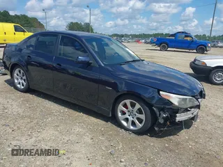2007 BMW 5 Series 550i z VIN WBANB53527CP07563, wystawiony jako IAAI lot #42423575 z przebiegiem 122 091 mil mil oraz . Historia ofert i sprzedaży dostępna na DreamBid. Obrazek 1.