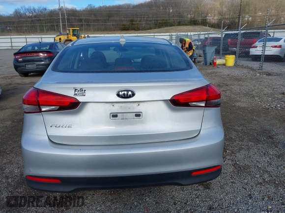 2018 Kia Forte LX with VIN 3KPFK4A77JE226083, listed as a IAAI auction lot 41917920 with 152,803 mi miles. Bid and sale history available at carsss.com. Image 16.