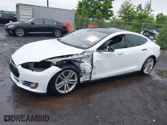 2013 Tesla Model S Performance z VIN 5YJSA1CP9DFP20778, wystawiony jako IAAI lot #42511532 z przebiegiem Nie podano mil oraz . Historia ofert i sprzedaży dostępna na DreamBid. Obrazek 15.