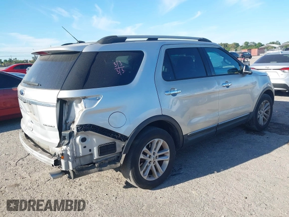 2013 Ford Explorer XLT with VIN 1FM5K7D82DGC68095, listed as a IAAI auction lot 41825424 with 117,650 mi miles and . Bid and sale history available at DreamBid. Image 4.