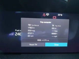 2024 Volvo XC60 Ultimate Dark Theme с VIN YV4L12RM6R1913362, выставлен на аукционе IAAI как лот 41596343 с пробегом 4 171 миль миль и . История ставок и продаж доступна на DreamBid. Изображение 15.