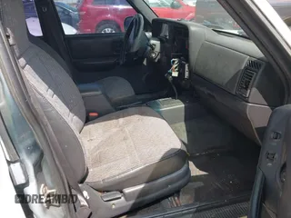 2001 Jeep Cherokee Sport with VIN 1J4FT48S71L503551, listed as a IAAI auction lot 42660835 with Not provided miles and . Bid and sale history available at DreamBid. Image 5.