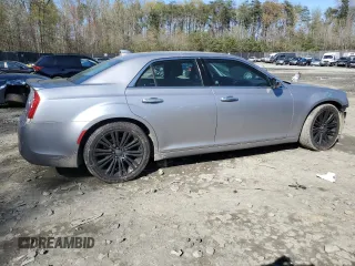 2015 Chrysler 300 Limited z VIN 2C3CCAAG7FH779797, wystawiony jako Copart lot #52281375 z przebiegiem 140 141 mil mil oraz Szkoda całkowita • Salvage title. Historia ofert i sprzedaży dostępna na DreamBid. Obrazek 3.