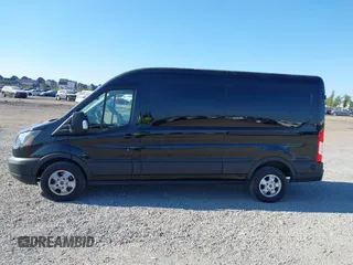 2017 Ford Transit z VIN 1FTYR2CM6HKB48706, wystawiony jako IAAI lot #42528900 z przebiegiem 110 363 mil mil oraz . Historia ofert i sprzedaży dostępna na DreamBid. Obrazek 14.