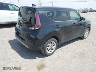 2024 Kia Soul LX with VIN KNDJ23AU5R7897712, listed as a IAAI auction lot 42027847 with 31,621 mi miles. Bid and sale history available at carsss.com. Image 4.