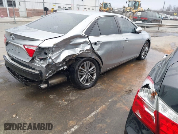 2017 Toyota Camry XLE with VIN 4T1BF1FK5HU371774, listed as a IAAI auction lot 41521132 with 102,582 mi miles. Bid and sale history available at carsss.com. Image 4.
