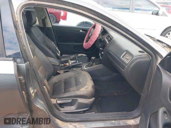 2012 Volkswagen Jetta SE with VIN 3VWDX7AJ0CM121106, listed as a IAAI auction lot 42624460 with 196,937 mi miles and . Bid and sale history available at DreamBid. Image 5.