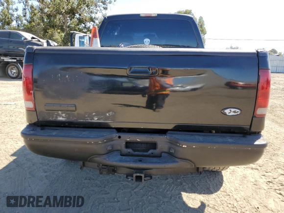 2006 Ford F-250 XL z VIN 1FTSW21P66ED20126, wystawiony jako Copart lot #64428664 z przebiegiem 193 378 mil mil oraz Nie do naprawy • Non repairable. Historia ofert i sprzedaży dostępna na DreamBid. Obrazek 6.