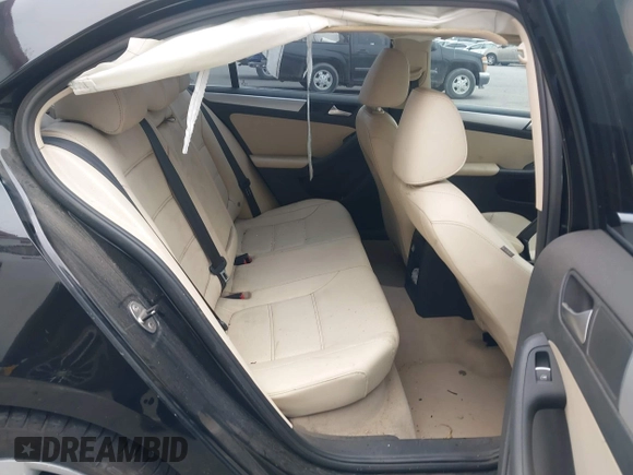 2013 Volkswagen Jetta SE с VIN 3VWDX7AJ2DM414183, выставлен на аукционе IAAI как лот 42489925 с пробегом 52 617 миль миль и . История ставок и продаж доступна на DreamBid. Изображение 8.