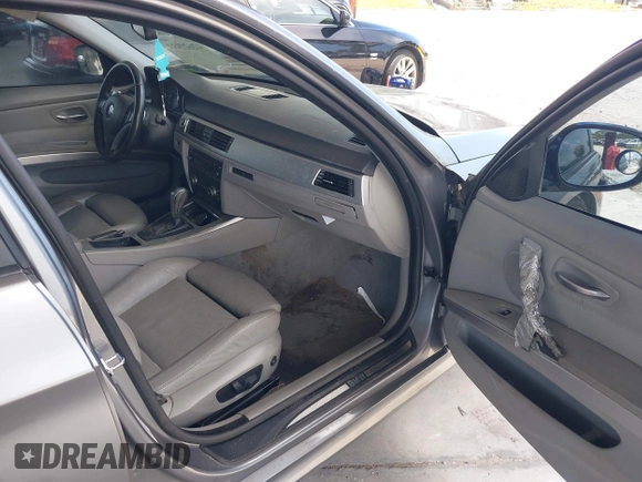 2009 BMW 3 Series 328i with VIN WBAPH77549NL85089, listed as a IAAI auction lot 42623111 with 121,369 mi miles and . Bid and sale history available at DreamBid. Image 5.