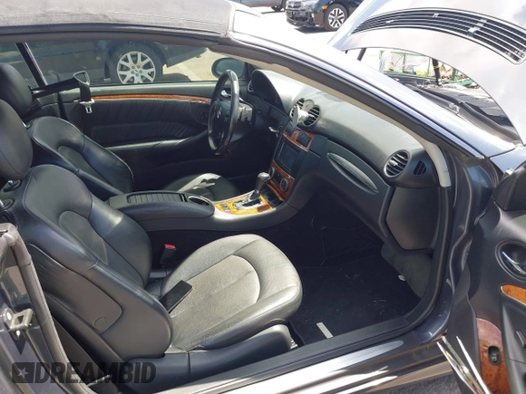 2008 Mercedes-Benz CLK 350 с VIN WDBTK56F98F248058, выставлен на аукционе IAAI как лот 42477891 с пробегом 134 019 миль миль и . История ставок и продаж доступна на DreamBid. Изображение 5.