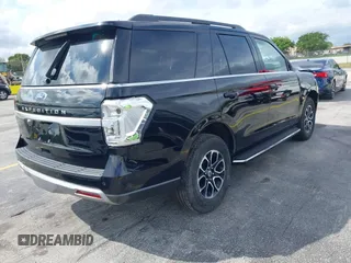 2022 Ford Expedition XLT with VIN 1FMJU1JT9NEA67323, listed as a IAAI auction lot 41628599 with 34,513 mi miles. Bid and sale history available at carsss.com. Image 4.