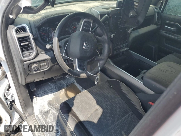 2020 Ram 2500 Laramie z VIN 3C6UR5FL1LG235410, wystawiony jako Copart lot #47436045 z przebiegiem 58 671 mil mil oraz Szkoda całkowita • Salvage title. Historia ofert i sprzedaży dostępna na DreamBid. Obrazek 8.