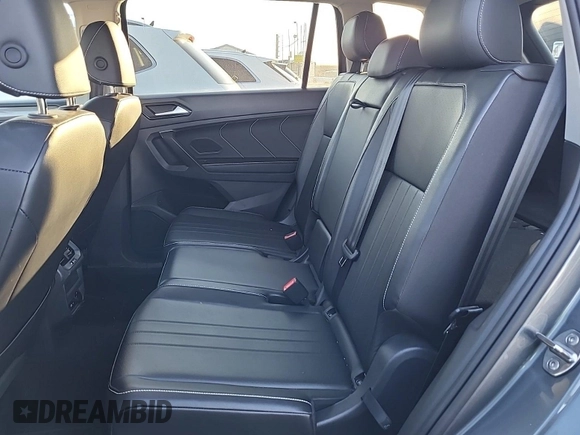 2024 Volkswagen Tiguan SE with VIN 3VV3B7AX5RM107598, listed as a IAAI auction lot 42796418 with 25,762 mi miles and . Bid and sale history available at DreamBid. Image 21.