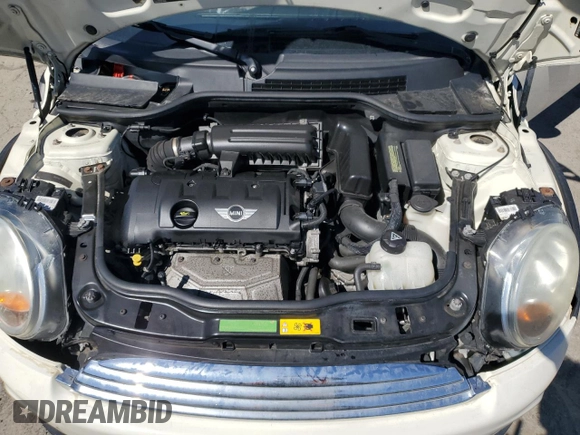 2011 MINI Hardtop with VIN WMWSU3C58BT096075, listed as a Copart auction lot 53826435 with 106,962 mi miles and Clean Title. Bid and sale history available at DreamBid. Image 11.