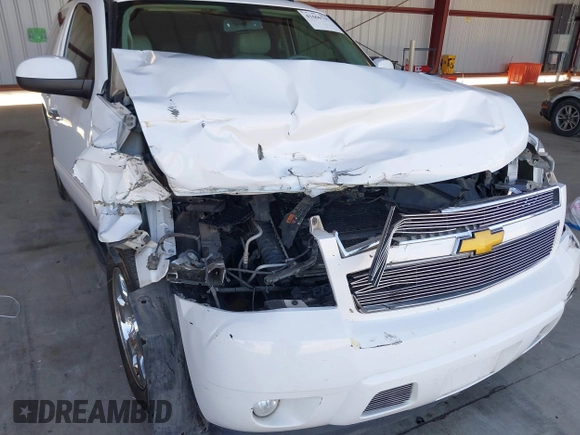 2014 Chevrolet Suburban LT with VIN 1GNSCJE04ER230536, listed as a IAAI auction lot 41666737 with 152,812 mi miles. Bid and sale history available at carsss.com. Image 6.